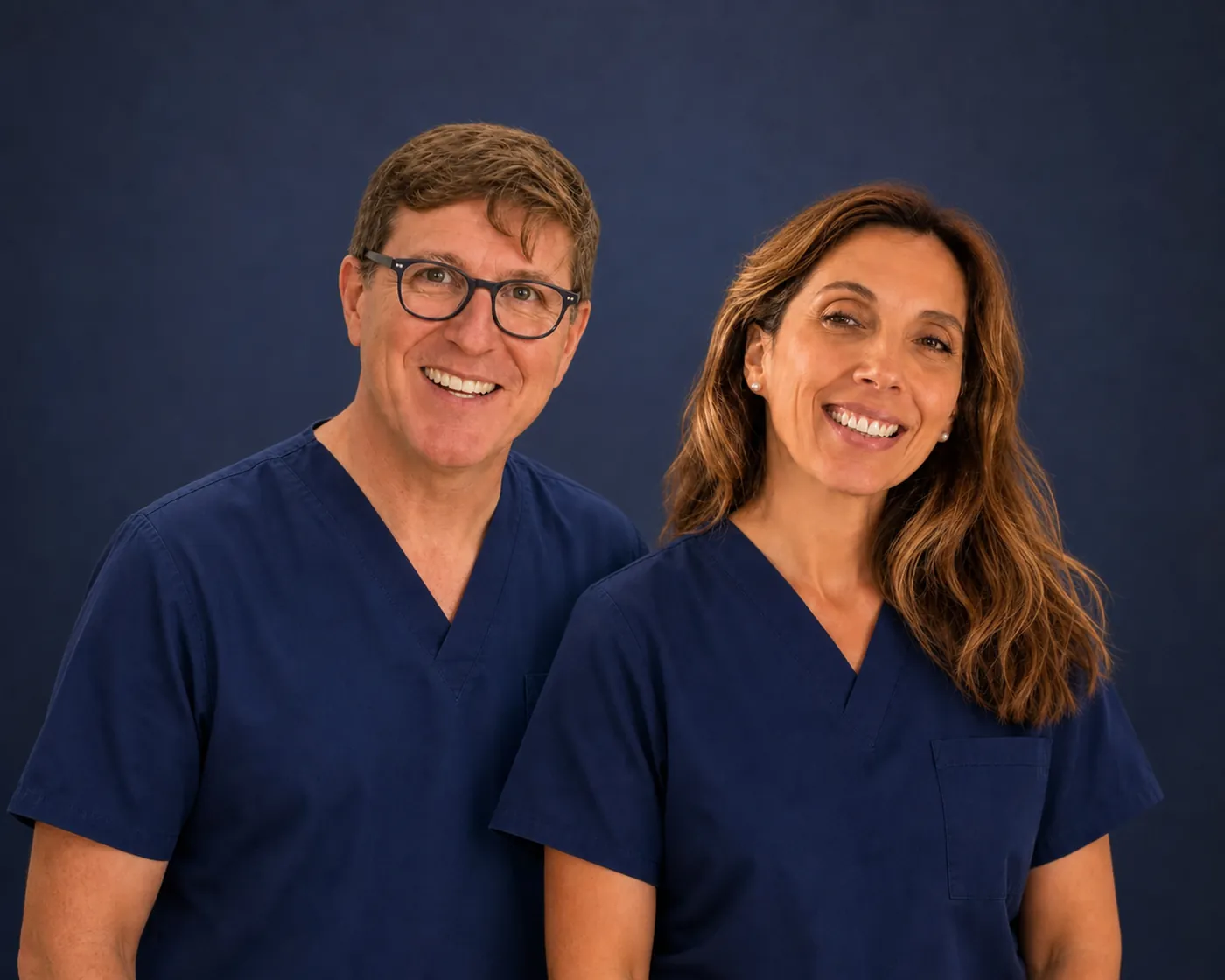 Dres. José Antonio Pascual y Alhambra Gil, fundadores de la Clínica Dental Pascual-Gil